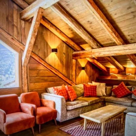 New Chalet Amy Mountain View W Hot Tub Holiday home *