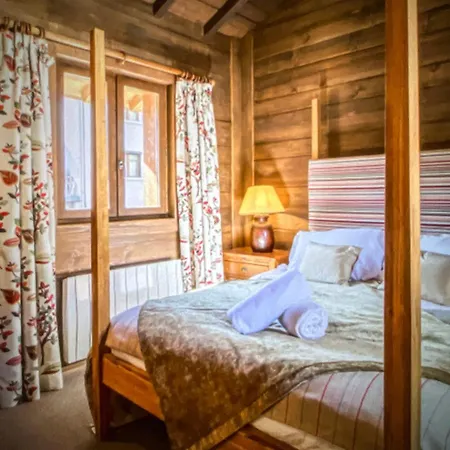 New Chalet Amy Mountain View W Hot Tub Holiday home *