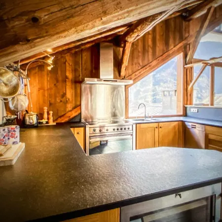 New Chalet Amy Mountain View W Hot Tub Holiday home