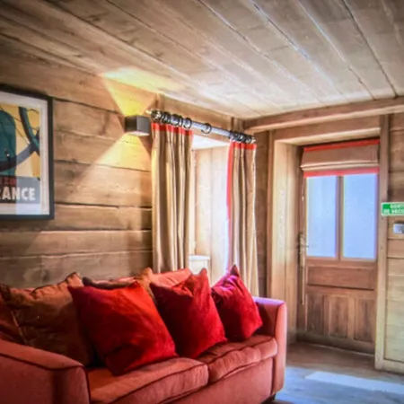 New Chalet Amy Mountain View W Hot Tub Holiday home *